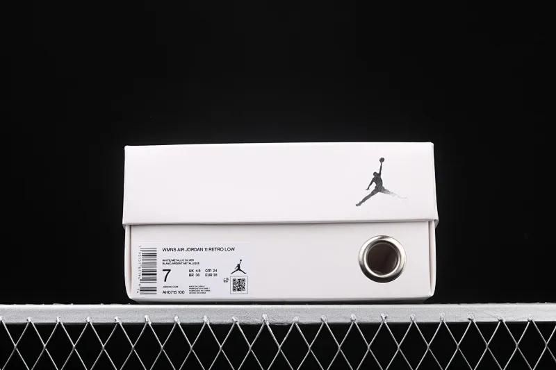 All categories Air Jordan Jordan series basketball shoes Air Jordan 11 Air Jordan 11 low Metallic Silver AJ11 Joe 11 Swarovski Stars AH0715-100